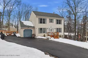 120 Linn Cir, Bushkill, PA 18324 - Photo 2