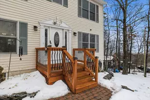 120 Linn Cir, Bushkill, PA 18324 - Photo 4