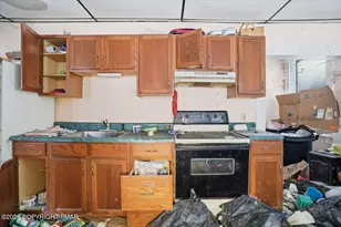 442 Main St, Gouldsboro, PA 18424 - Photo 14