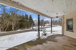 442 Main St, Gouldsboro, PA 18424 - Photo 2