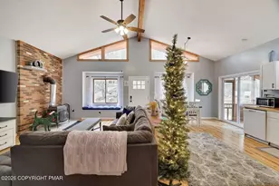 242 St Andrews Dr, Middle Smithfield, PA 18324 - Photo 6