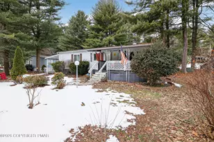1016 Spruce Ln, Breinigsville, PA 18031 - Photo 2