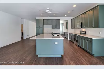  3868 Victors Way, Easton, PA 18045 - Photo 8