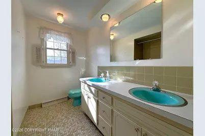  348 Wedgewood Drive, Easton, PA 18045 - Photo 24