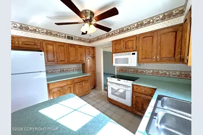  348 Wedgewood Drive, Easton, PA 18045 - Photo 8