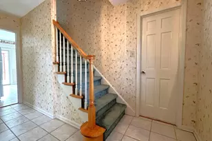 348 Wedgewood Dr, Easton, PA 18045 - Photo 4