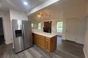 126 Feather Ln, Tobyhanna, PA 18466 - Photo 2