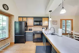 84 Short Hill Rd, Lake Harmony, PA 18624 - Photo 10