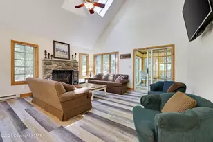 84 Short Hill Rd, Lake Harmony, PA 18624 - Photo 18