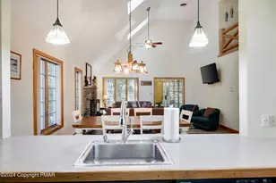 84 Short Hill Rd, Lake Harmony, PA 18624 - Photo 14