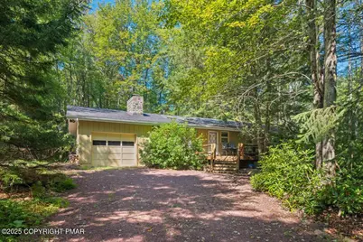  304 Foxglove Place, Pocono Pines, PA 18350 - Photo 4