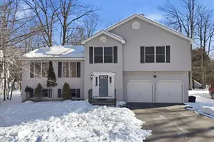 2119 Freedom Way, Pocono Summit, PA 18346 - Photo 2