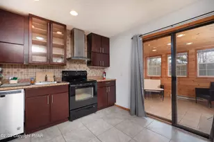 557 Lakeside Dr, East Stroudsburg, PA 18301 - Photo 16