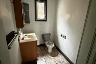 415 Peacock St, Pottsville, PA 17901 - Photo 14