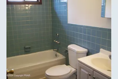  8062 Red Squirrel Dr, Tobyhanna, PA 18466 - Photo 8
