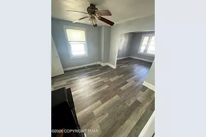  424 E Cranberry Avenue, Hazleton, PA 18201 - Photo 12