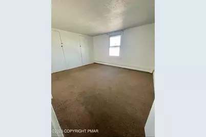  424 E Cranberry Avenue, Hazleton, PA 18201 - Photo 18