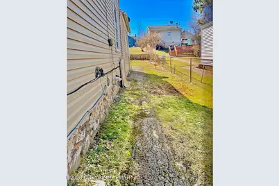  424 E Cranberry Avenue, Hazleton, PA 18201 - Photo 34