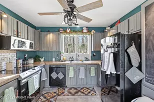 378 Lakewood Dr, Lake Ariel, PA 18436 - Photo 4