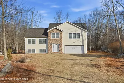  112 Amos Circle, Bushkill, PA 18324 - Photo 2