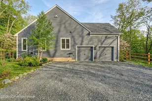 333 Sunset Ave, Pocono Manor, PA 18349 - Photo 34