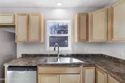  776 Country Place Drive, Tobyhanna, PA 18466 - Photo 10