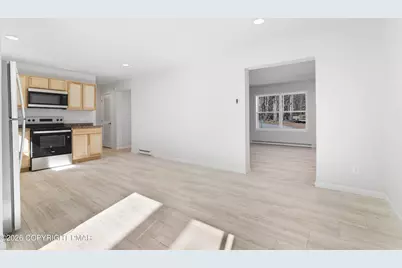  776 Country Place Drive, Tobyhanna, PA 18466 - Photo 8