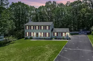 9 Cobblewood Dr, Mount Pocono, PA 18344 - Photo 1