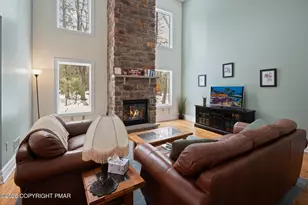 2236 Hillcrest Dr, Pocono Pines, PA 18350 - Photo 12