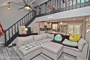 319 Hyland Dr, East Stroudsburg, PA 18301 - Photo 4