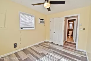 319 Hyland Dr, East Stroudsburg, PA 18301 - Photo 18