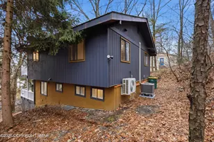 2398 Woodcrest Dr, East Stroudsburg, PA 18302 - Photo 38