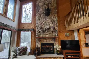 137 Regent St, Bushkill, PA 18324 - Photo 6