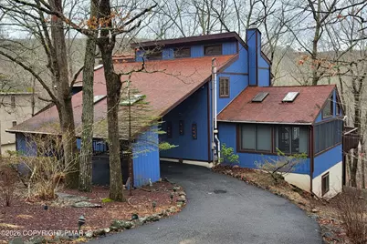  137 Regent Street, Bushkill, PA 18324 - Photo 2