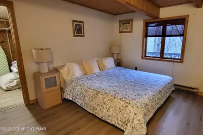  137 Regent Street, Bushkill, PA 18324 - Photo 16