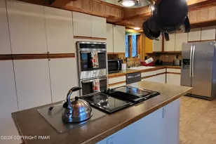 137 Regent St, Bushkill, PA 18324 - Photo 8