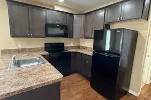 106 Ridgeway St, East Stroudsburg, PA 18301 - Photo 2