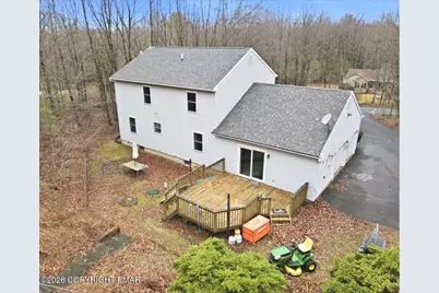  239 Sundance Road, Effort, PA 18330 - Photo 2