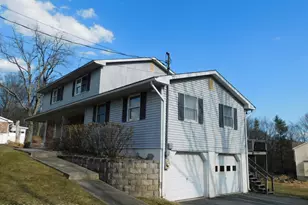 118 Burton Rd, Cresco, PA 18326 - Photo 4