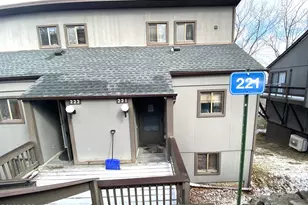 221 Cross Country Ln, Tannersville, PA 18372 - Photo 1