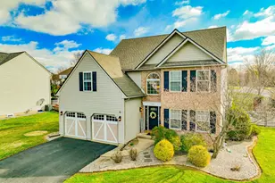 1551 Thornwood View, Easton, PA 18040 - Photo 2