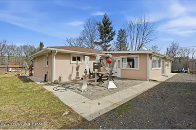  208 Shine Hill Road, Henryville, PA 18332 - Photo 4