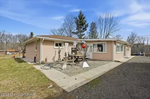 208 Shine Hill Rd, Henryville, PA 18332 - Photo 4