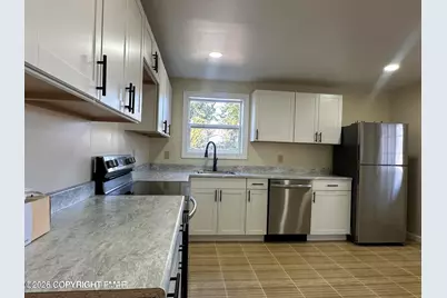  277 S Courtland Street, East Stroudsburg, PA 18301 - Photo 4