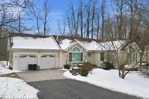 3122 Robert David Dr, Tobyhanna, PA 18466 - Photo 1