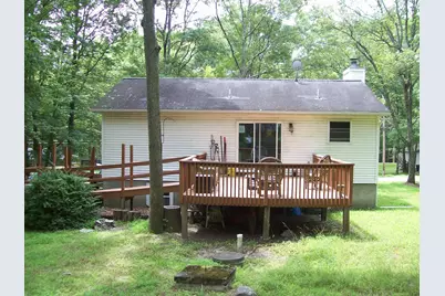  139 Davis Circle, Bushkill, PA 18324 - Photo 2