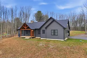 322 Rose Marie Ln, East Stroudsburg, PA 18302 - Photo 2