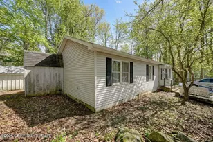 8566 Hillcrest Dr, Tobyhanna, PA 18466 - Photo 2