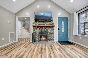 8 Button Wood Rd, Lake Harmony, PA 18624 - Photo 10