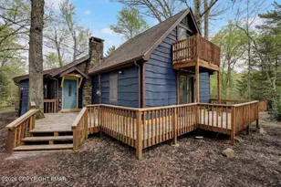 8 Button Wood Rd, Lake Harmony, PA 18624 - Photo 2